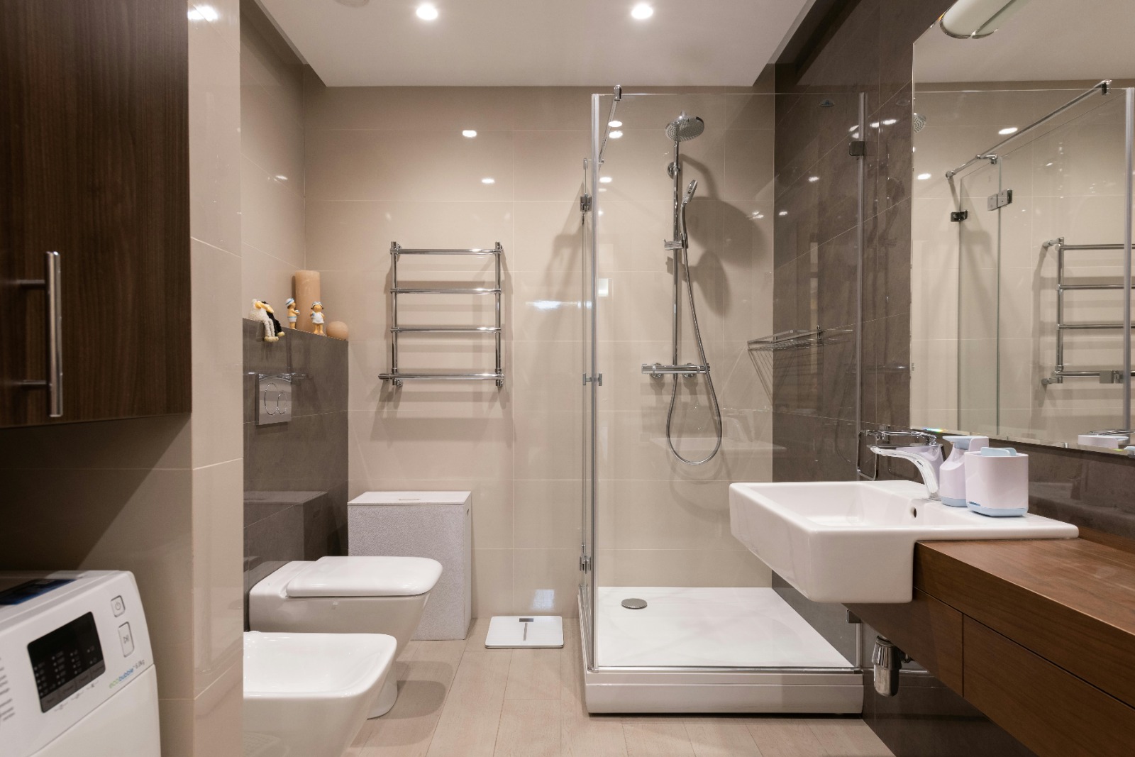 Expert Bathroom Remodeling with Timely Completion
