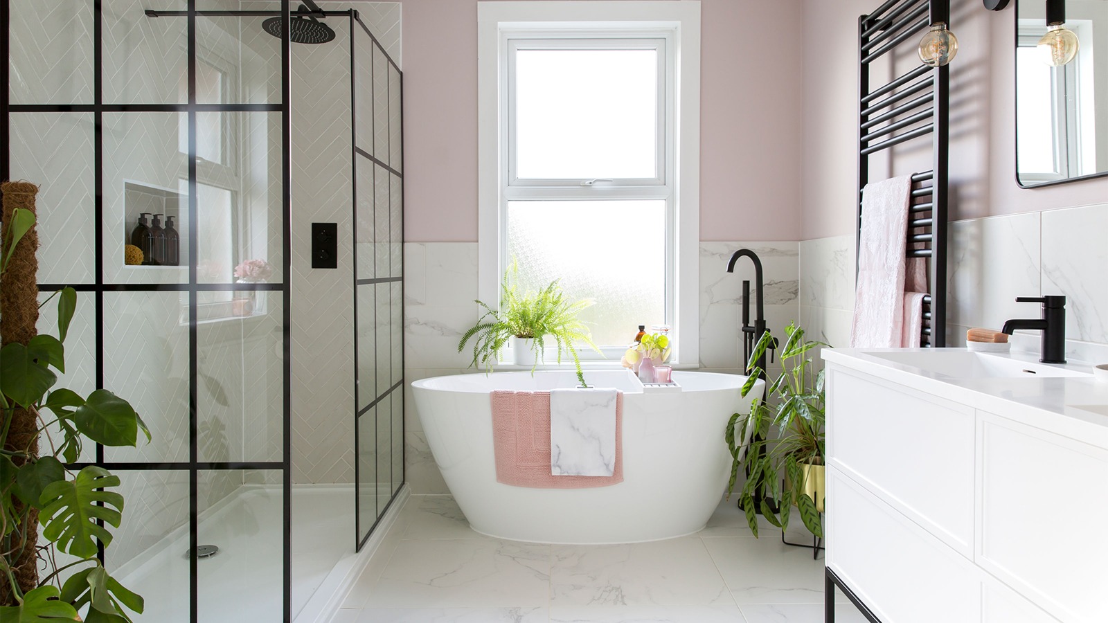 Elegant Showers UK: Perfect for Contemporary Spaces