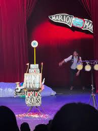 Strolling Magic for Corporate Events That Engages Every Guest